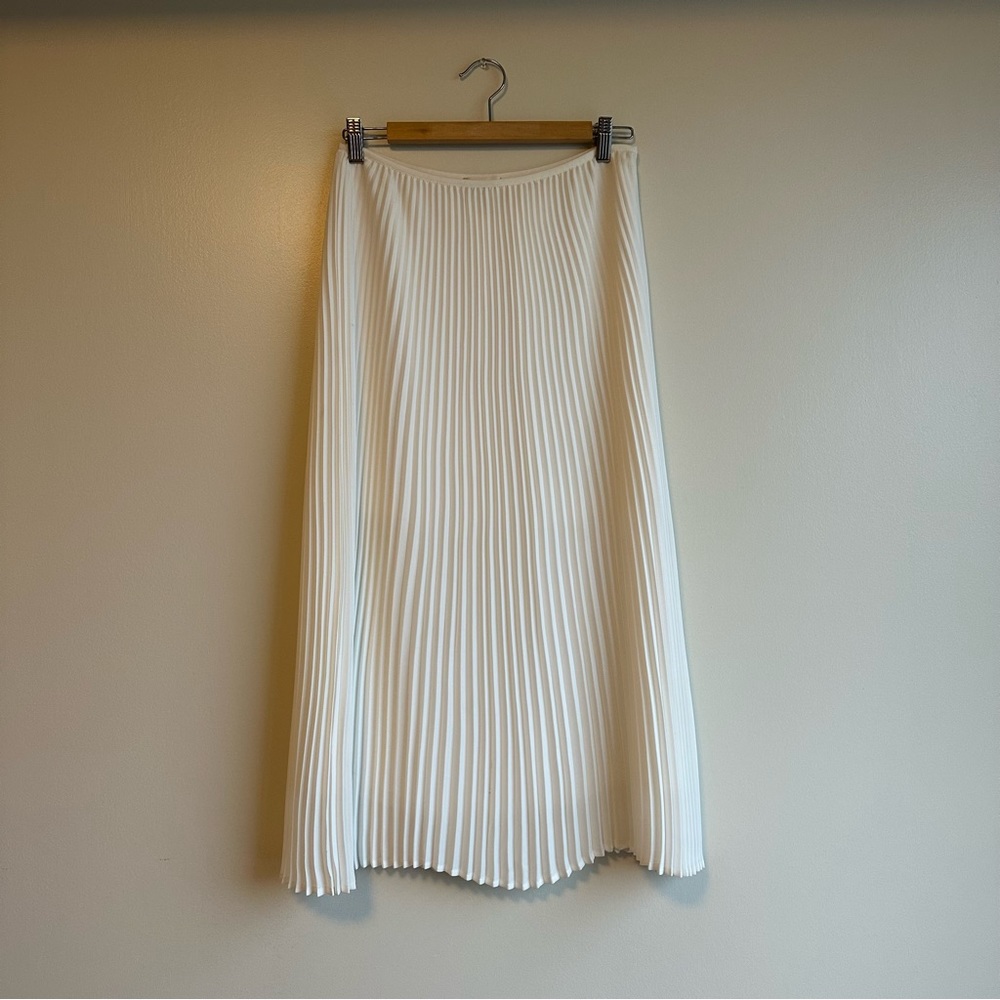 Aritzia Babaton White Jude Skirt